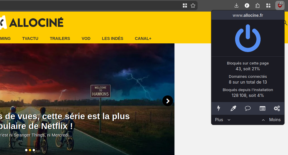 uBlock Origin affichant 43 traceurs et publicités bloqués sur la page d'accueil d'Allociné