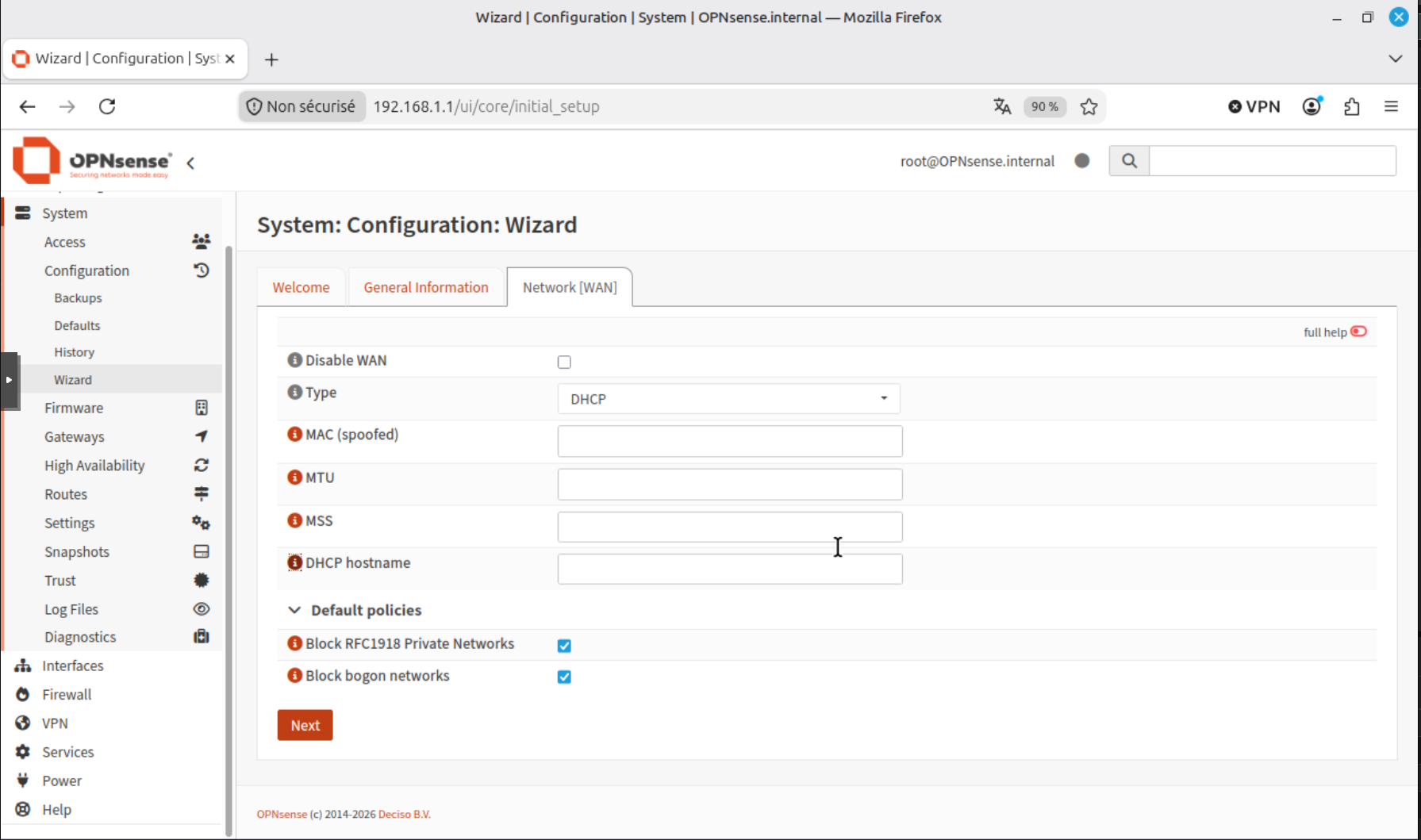 Onglet de configuration de l'interface WAN de l'assistant avec le type DHCP et les blocages par défaut activés
